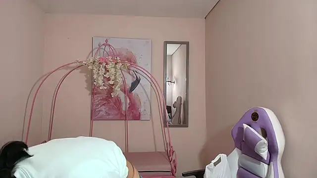 Snapshot of Violetta_Suky chatting on February 27, 2025, 1:38 pm Violetta Suky online show from February 27, 2025, 1:38 pm