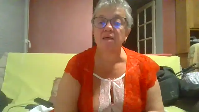 Vandeae44 online show from September 25, 2025, 8:04 pm