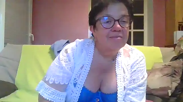 Snapshot of Vandeae44 chatting on June 8, 2026, 7:47 pm Vandeae44 online show from June 8, 2026, 7:47 pm