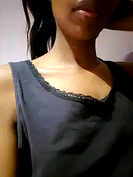 Snapshot of Summerlisa chatting on February 13, 2025, 11:37 pm Summerlisa online show from February 13, 2025, 11:37 pm