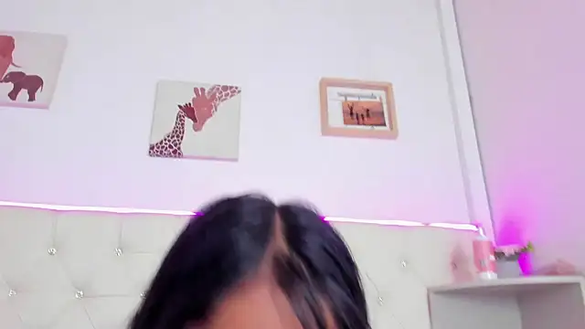 sophie pariss online show from March 14, 2025, 9:57 am