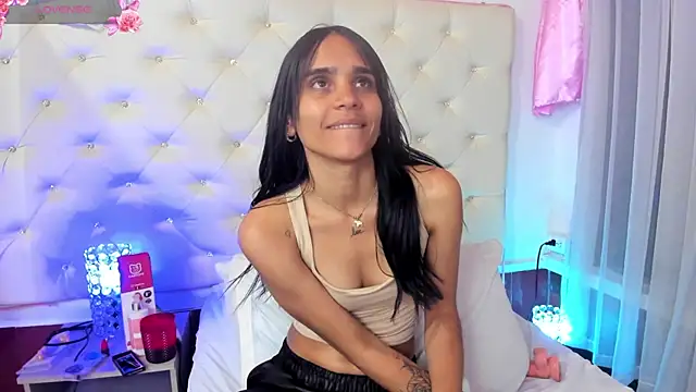 sophie pariss online show from March 13, 2025, 8:59 am