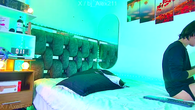 Alex and Fabian online show from November 7, 2025, 8:57 pm