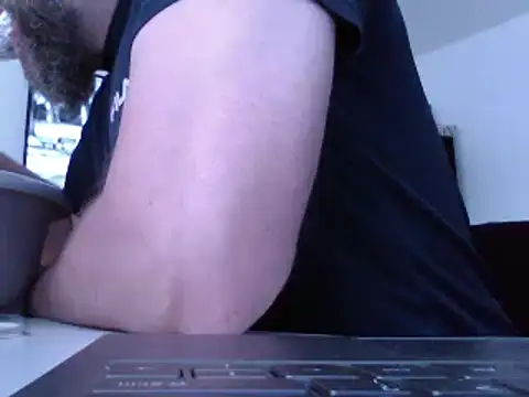 Snapshot of FROL83 chatting on May 31, 2026, 9:04 am FROL83 online show from May 31, 2026, 9:04 am