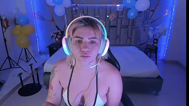 AlessiaDouce online show from September 30, 2025, 4:07 am