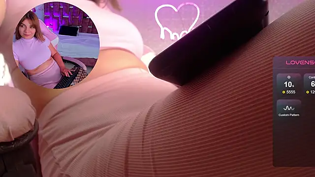 AlessiaDouce online show from November 21, 2025, 8:08 pm