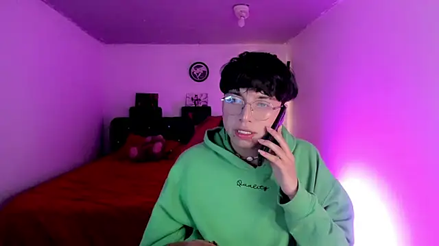 AnggelONfiree online show from November 10, 2025, 4:17 am