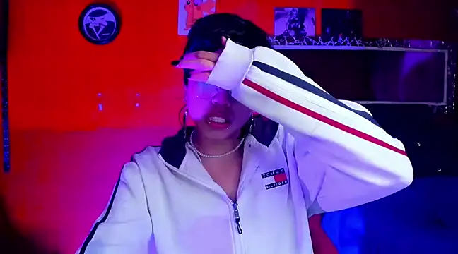 AnggelONfiree online show from February 11, 2025, 5:05 am