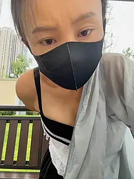 Snapshot of moneymaker_taipei chatting on October 5, 2025, 2:35 am moneymaker taipei online show from October 5, 2025, 2:35 am