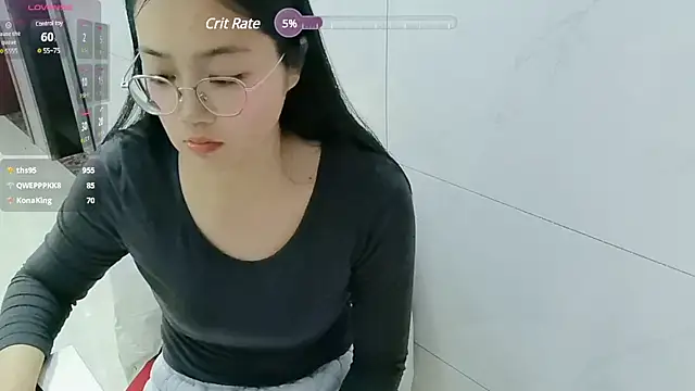 luoxuwen online show from March 4, 2025, 7:41 am