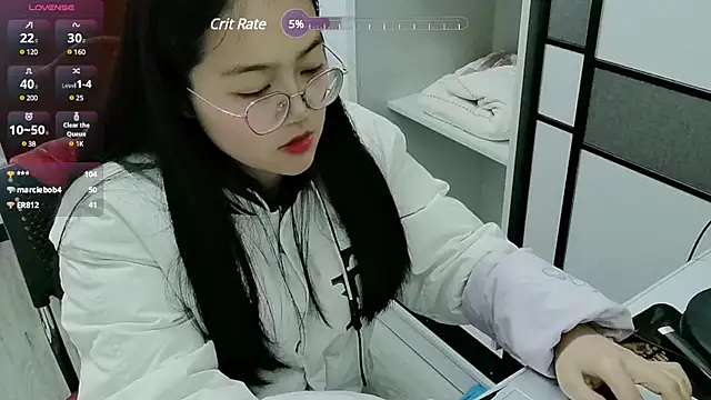 luoxuwen online show from March 11, 2025, 6:52 am