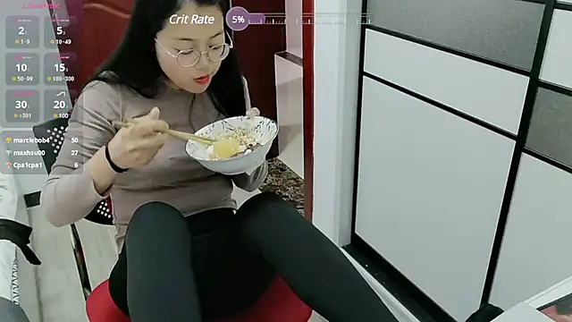 luoxuwen online show from March 11, 2025, 3:47 am