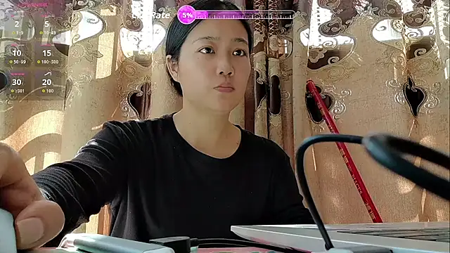 luoxuwen online show from November 16, 2025, 4:39 am