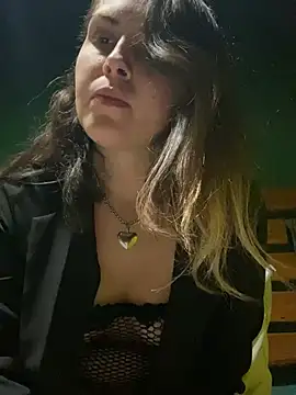 isadelasestrellas online show from March 15, 2025, 3:40 am