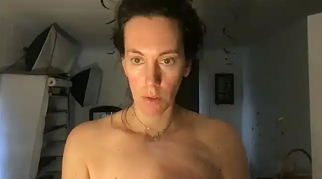 Snapshot of BonfireBonnie chatting on January 16, 2025, 1:47 pm BonfireBonnie online show from January 16, 2025, 1:47 pm