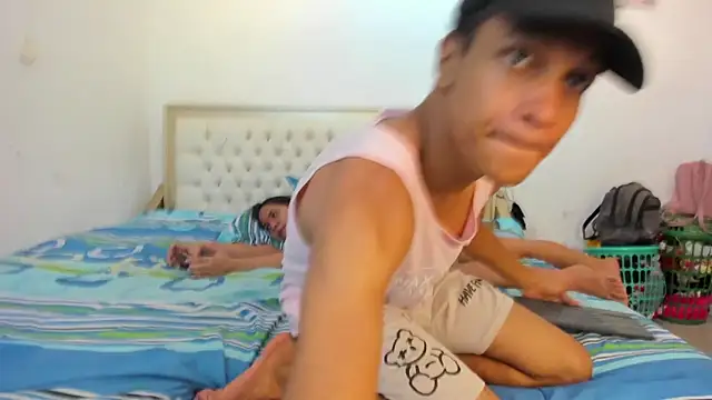 fenixonfire  online show from March 5, 2025, 11:38 pm