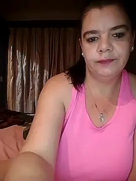Snapshot of Hornyparratjie chatting on July 19, 2026, 1:36 am Hornyparratjie online show from July 19, 2026, 1:36 am