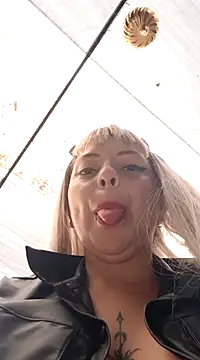 madelaine- online show from March 14, 2025, 7:12 pm