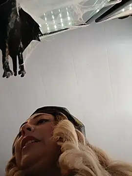 madelaine- online show from October 27, 2025, 7:59 pm