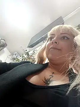 madelaine- online show from March 20, 2025, 10:07 pm