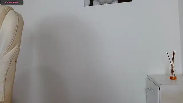 Snapshot of tonibelmont chatting on March 17, 2025, 9:24 pm tonibelmont online show from March 17, 2025, 9:24 pm