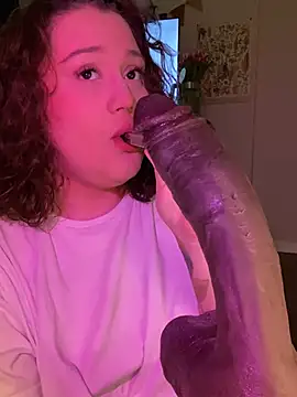 DaisyBooom online show from March 8, 2025, 7:31 pm