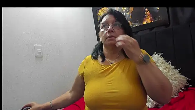 Evaaross 2345 online show from November 19, 2025, 9:48 pm