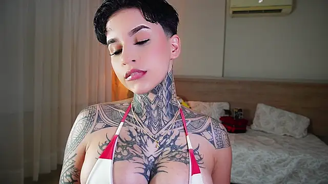 AliceShazaham  online show from October 19, 2025, 10:34 pm