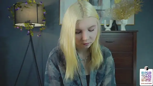 DaisyElmers online show from February 23, 2025, 2:40 am