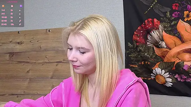 DaisyElmers online show from October 1, 2025, 3:44 am