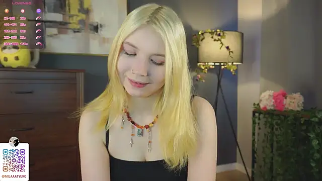 DaisyElmers online show from March 3, 2025, 3:27 am