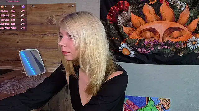 DaisyElmers online show from September 18, 2025, 4:37 am