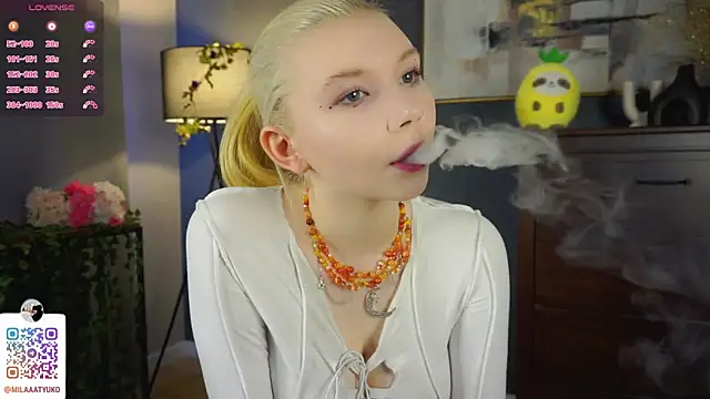 DaisyElmers online show from March 8, 2025, 3:17 am