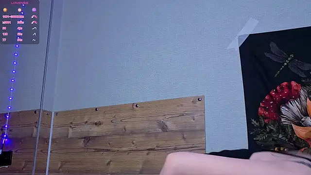 DaisyElmers online show from October 5, 2025, 3:52 am