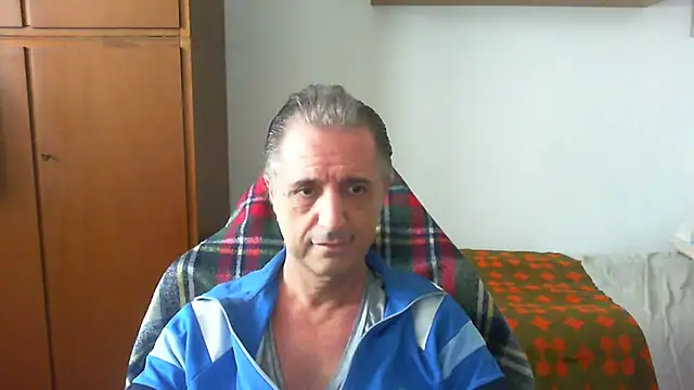 lliuk70mi online show from May 19, 2026, 1:29 pm