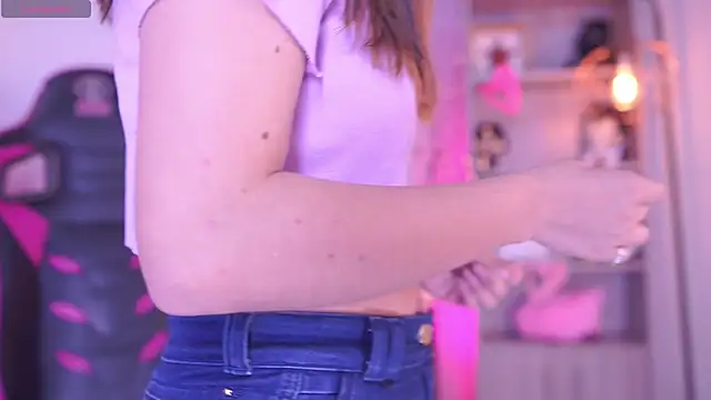 Snapshot of milly_kenner chatting on February 27, 2025, 4:32 pm milly kenner online show from February 27, 2025, 4:32 pm