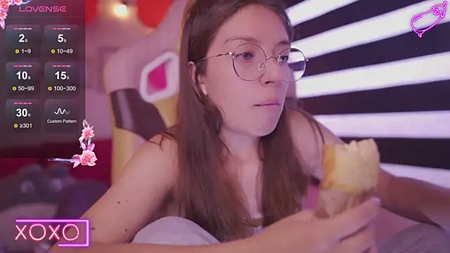 Snapshot of milly_kenner chatting on February 11, 2025, 8:10 pm milly kenner online show from February 11, 2025, 8:10 pm