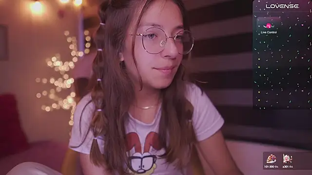 Snapshot of milly_kenner chatting on February 28, 2025, 11:01 pm milly kenner online show from February 28, 2025, 11:01 pm