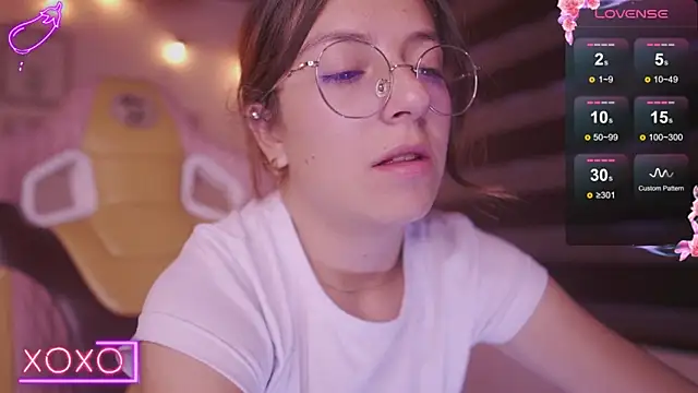 Snapshot of milly_kenner chatting on February 26, 2025, 10:15 pm milly kenner online show from February 26, 2025, 10:15 pm