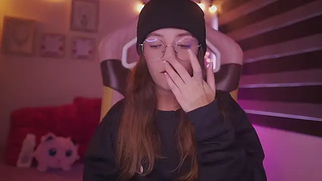 Snapshot of milly_kenner chatting on March 7, 2025, 7:05 pm milly kenner online show from March 7, 2025, 7:05 pm