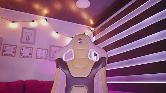 Snapshot of milly_kenner chatting on September 26, 2025, 6:15 pm milly kenner online show from September 26, 2025, 6:15 pm