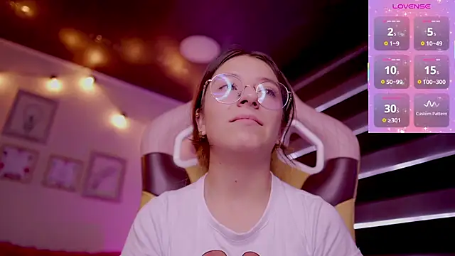 Snapshot of milly_kenner chatting on March 15, 2025, 7:59 pm milly kenner online show from March 15, 2025, 7:59 pm