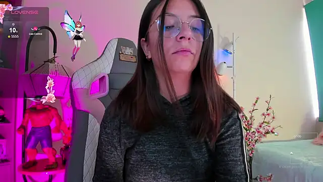 Snapshot of milly_kenner chatting on November 28, 2025, 2:39 pm milly kenner online show from November 28, 2025, 2:39 pm