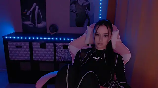 AlisaLink online show from February 8, 2025, 6:11 pm