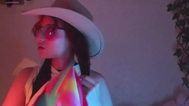 RedMeloddy online show from November 22, 2025, 1:15 am