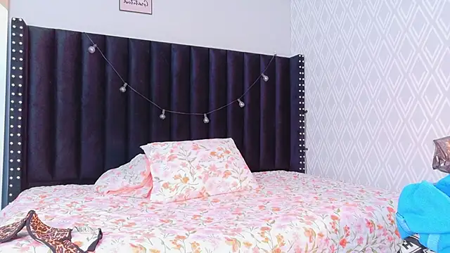 littleebonymommy online show from September 10, 2025, 8:19 pm