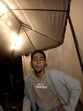 Snapshot of Annyeli chatting on February 25, 2026, 12:11 am Annyeli online show from February 25, 2026, 12:11 am