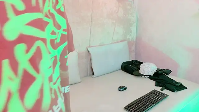 Snapshot of Annyeli chatting on February 10, 2026, 5:50 am Annyeli online show from February 10, 2026, 5:50 am