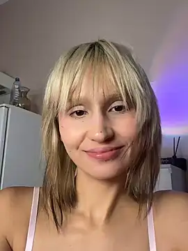 bigbabykiki online show from September 18, 2025, 7:55 am