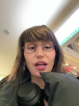 bigbabykiki online show from February 16, 2025, 4:32 pm